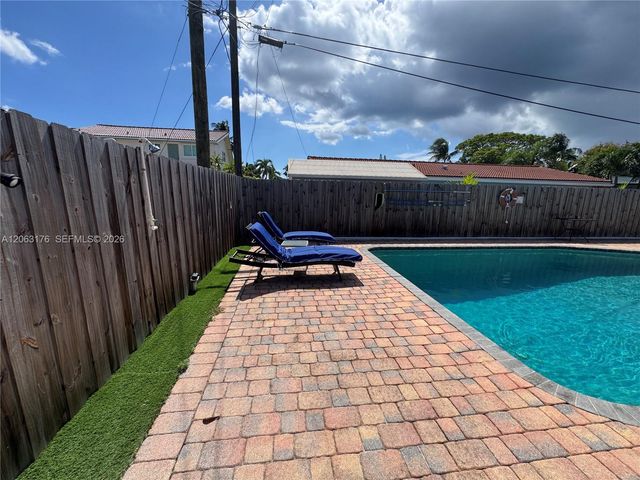 1660 NE 25th Avenue, Pompano Beach, FL 33062