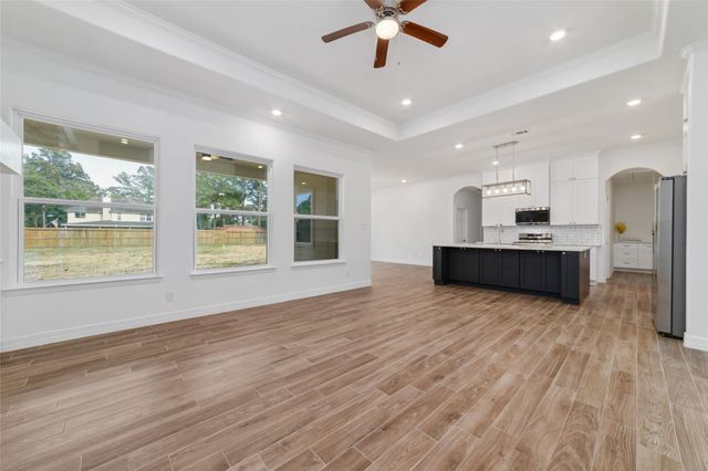 914 Box Elder Drive, Magnolia, TX 77354