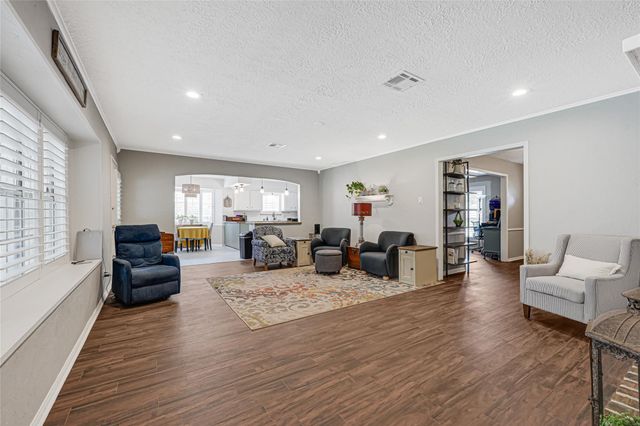 27113 S Harlan Lane, Conroe, TX 77385