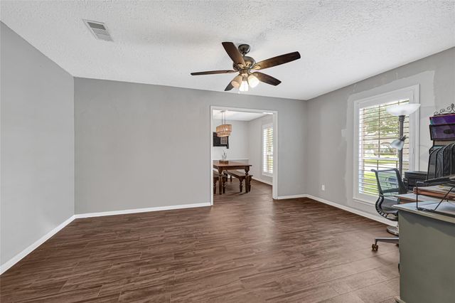 27113 S Harlan Lane, Conroe, TX 77385