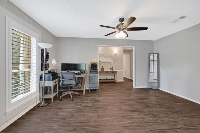 27113 S Harlan Lane, Conroe, TX 77385