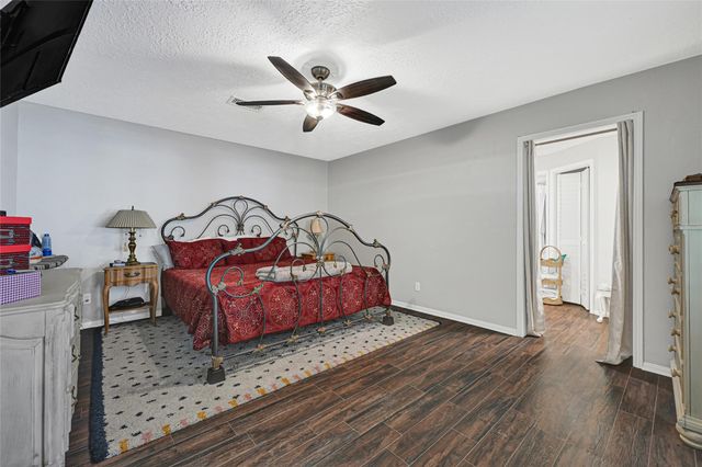 27113 S Harlan Lane, Conroe, TX 77385