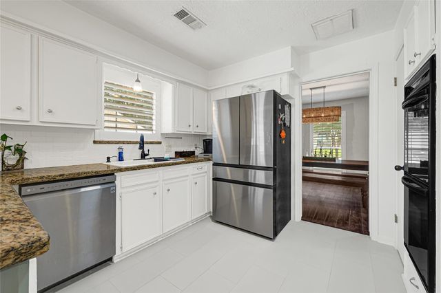 27113 S Harlan Lane, Conroe, TX 77385