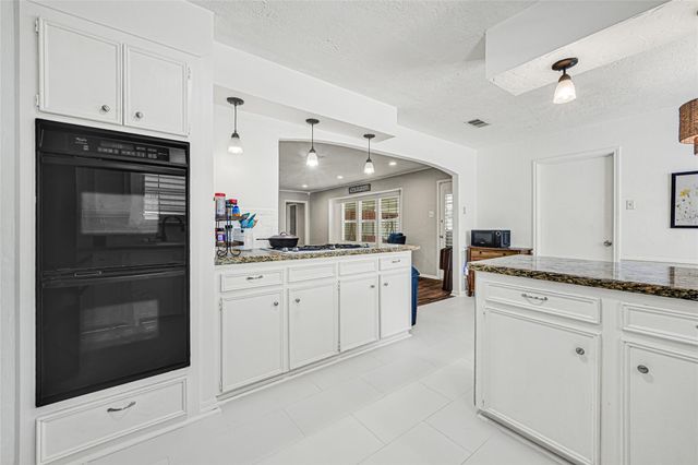 27113 S Harlan Lane, Conroe, TX 77385