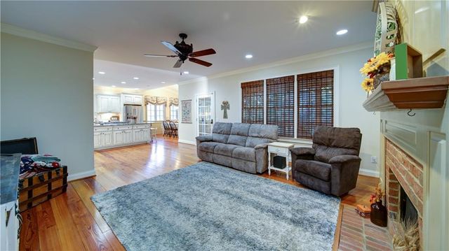 5580 Point West Drive, Oakwood, GA 30566