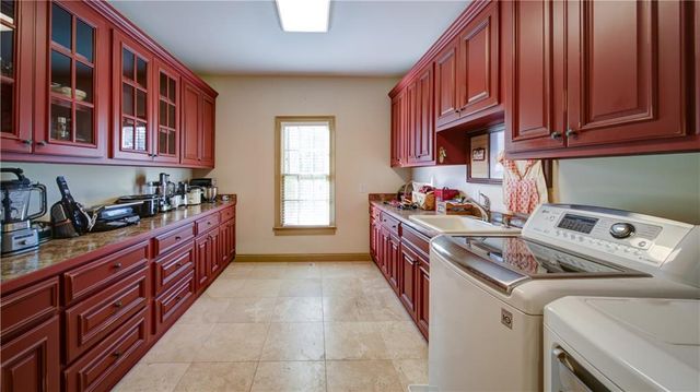 5580 Point West Drive, Oakwood, GA 30566