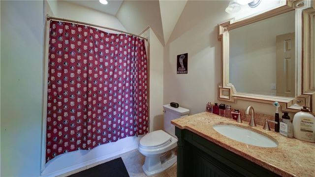 5580 Point West Drive, Oakwood, GA 30566