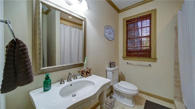 5580 Point West Drive, Oakwood, GA 30566