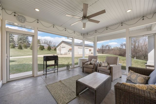 4210 Wright Brothers Boulevard E, Ely, IA 52227