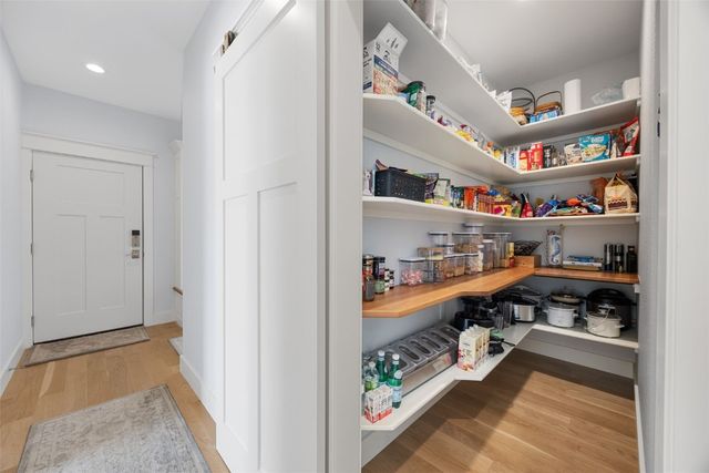 4210 Wright Brothers Boulevard E, Ely, IA 52227