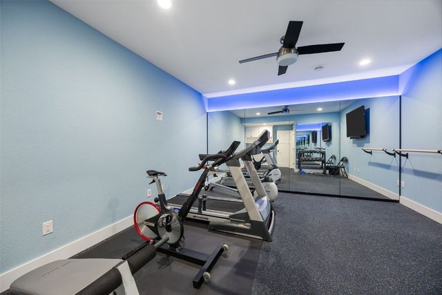 4210 Wright Brothers Boulevard E, Ely, IA 52227