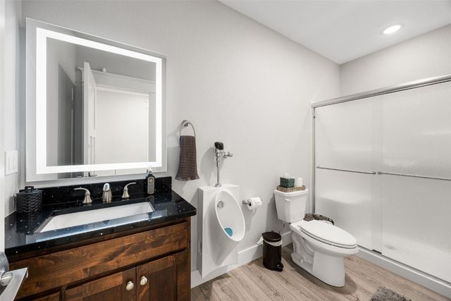 4210 Wright Brothers Boulevard E, Ely, IA 52227