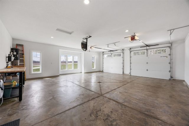 4210 Wright Brothers Boulevard E, Ely, IA 52227