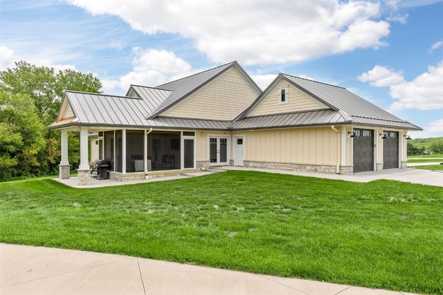 4210 Wright Brothers Boulevard E, Ely, IA 52227
