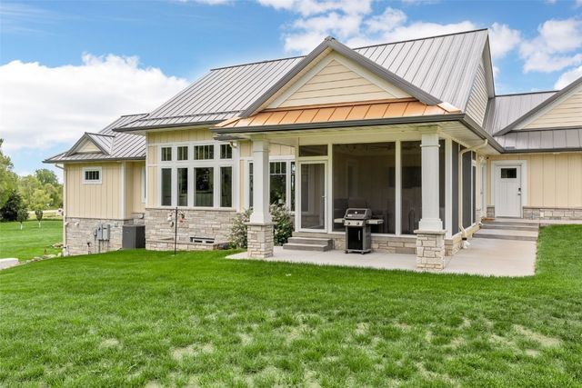 4210 Wright Brothers Boulevard E, Ely, IA 52227