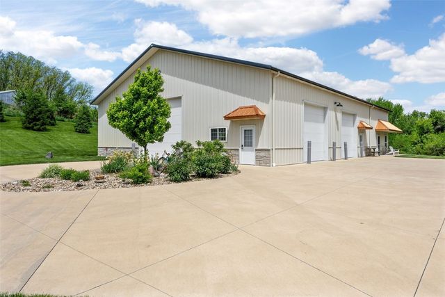 4210 Wright Brothers Boulevard E, Ely, IA 52227