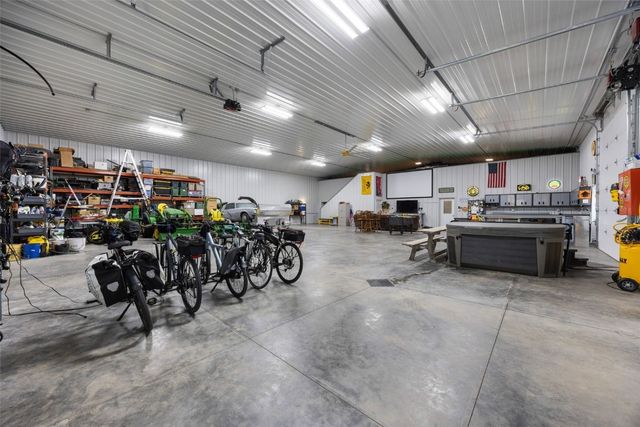 4210 Wright Brothers Boulevard E, Ely, IA 52227