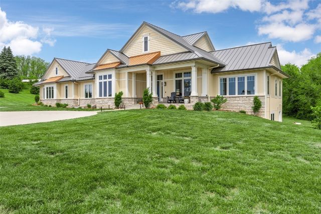 4210 Wright Brothers Boulevard E, Ely, IA 52227