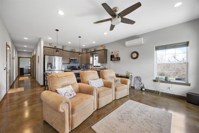 4210 Wright Brothers Boulevard E, Ely, IA 52227