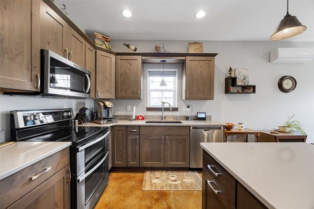 4210 Wright Brothers Boulevard E, Ely, IA 52227