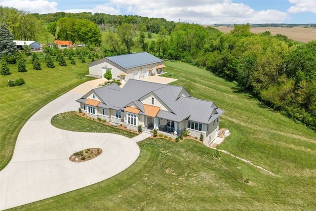 4210 Wright Brothers Boulevard E, Ely, IA 52227