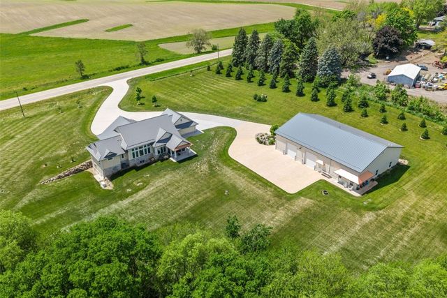 4210 Wright Brothers Boulevard E, Ely, IA 52227