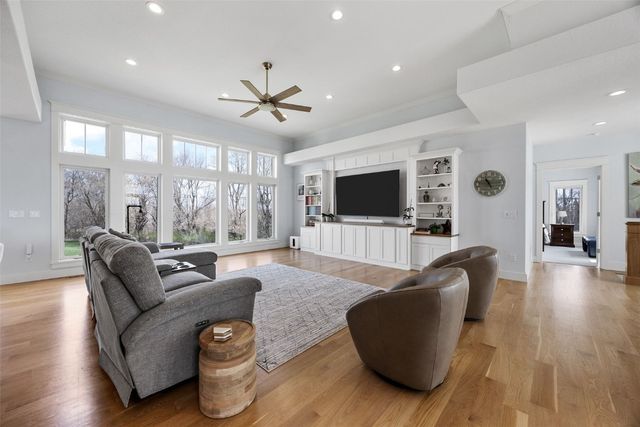 4210 Wright Brothers Boulevard E, Ely, IA 52227