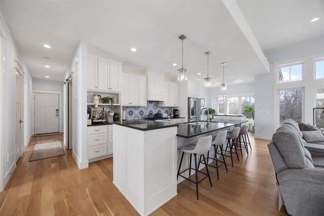 4210 Wright Brothers Boulevard E, Ely, IA 52227