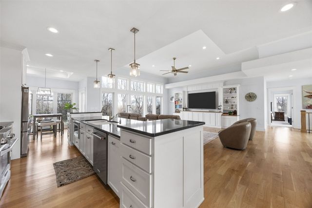 4210 Wright Brothers Boulevard E, Ely, IA 52227