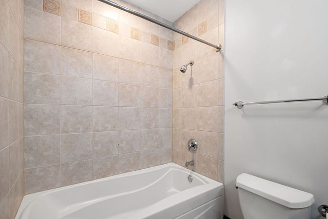 33 W Ontario Street 42ES, Chicago, IL 60654