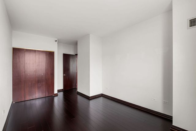 33 W Ontario Street 42ES, Chicago, IL 60654