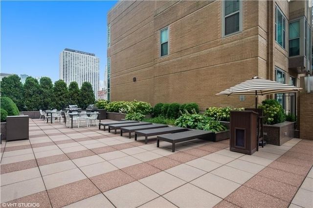 33 W Ontario Street 42ES, Chicago, IL 60654
