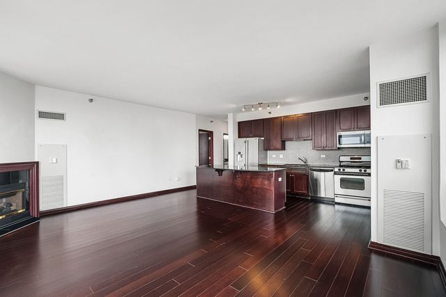 33 W Ontario Street 42ES, Chicago, IL 60654