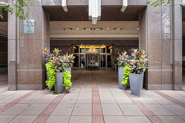 33 W Ontario Street 42ES, Chicago, IL 60654