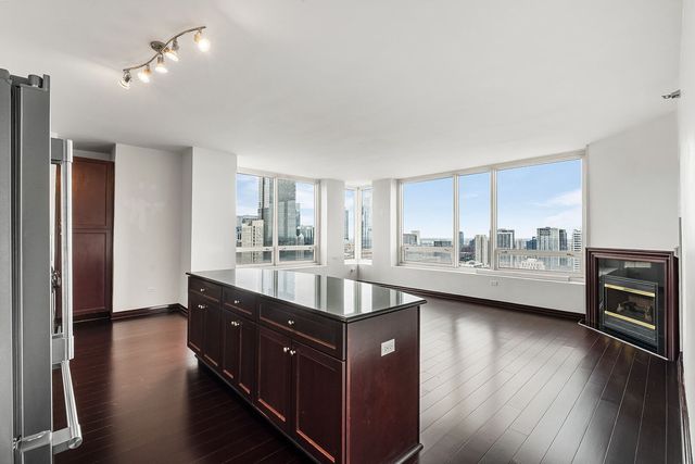 33 W Ontario Street 42ES, Chicago, IL 60654