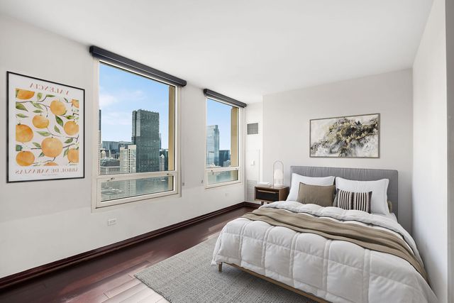 33 W Ontario Street 42ES, Chicago, IL 60654