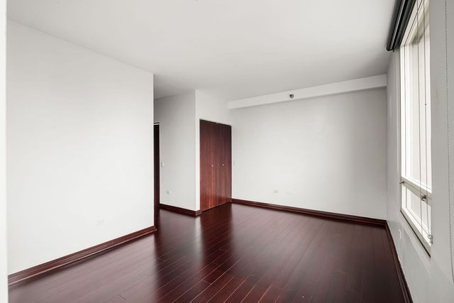 33 W Ontario Street 42ES, Chicago, IL 60654
