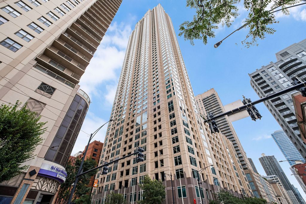 33 W Ontario Street 42ES, Chicago, IL 60654