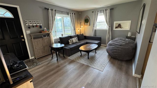 9 Maple Avenue, Garnerville, NY 10923