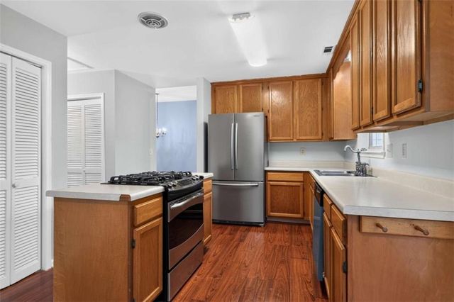 47 Sunhigh Street, Mcdonough, GA 30253