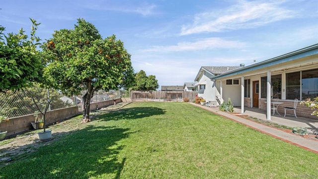 1698 Ithaca St, Chula Vista, CA 91913