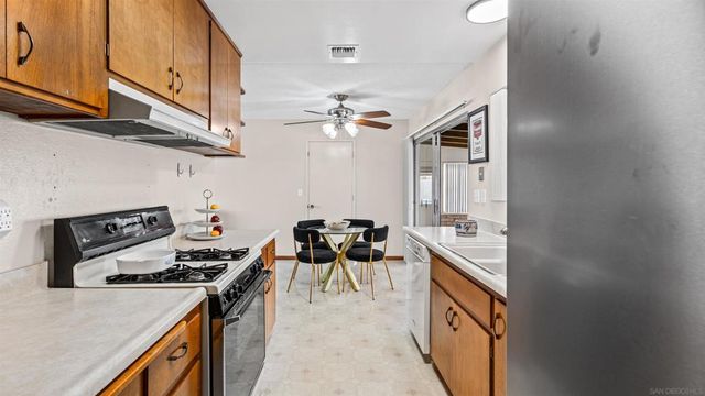 1698 Ithaca St, Chula Vista, CA 91913