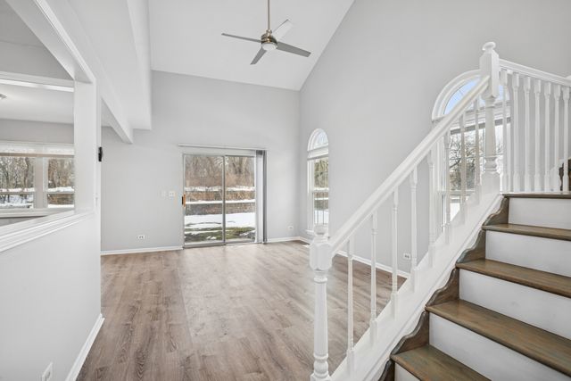 267 Cobblestone Court 267, Schaumburg, IL 60173