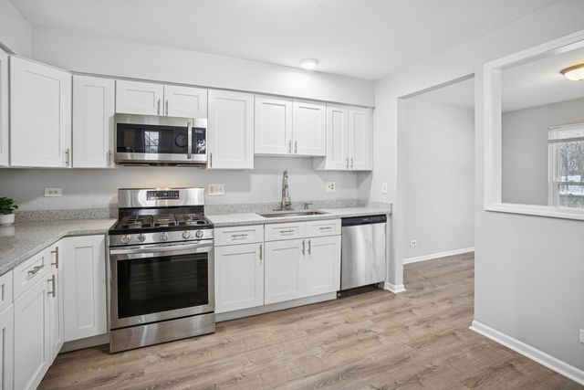 267 Cobblestone Court 267, Schaumburg, IL 60173