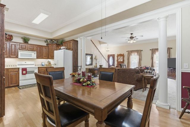 209 N Maple Street, Blue Eye, MO 65611