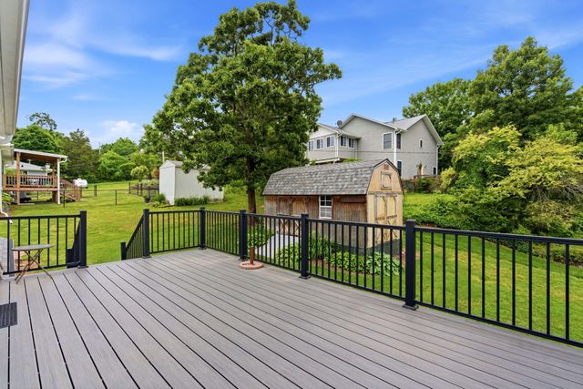 209 N Maple Street, Blue Eye, MO 65611