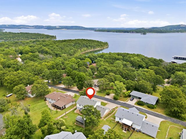 209 N Maple Street, Blue Eye, MO 65611