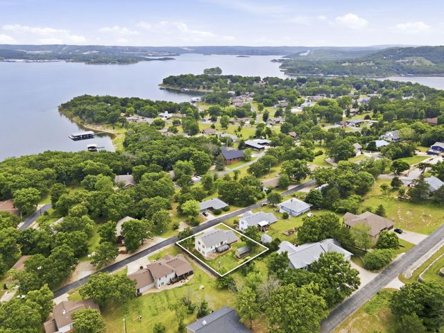 209 N Maple Street, Blue Eye, MO 65611