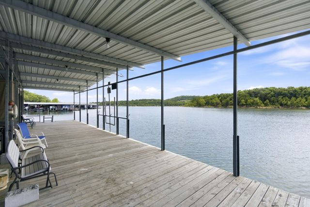 209 N Maple Street, Blue Eye, MO 65611