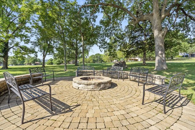 209 N Maple Street, Blue Eye, MO 65611